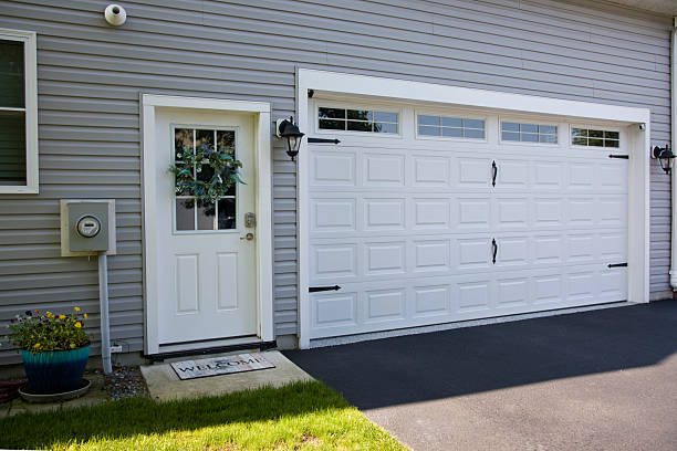 24/7 Emergency Garage Door Panel Replacement experts in Sherman County County, KS